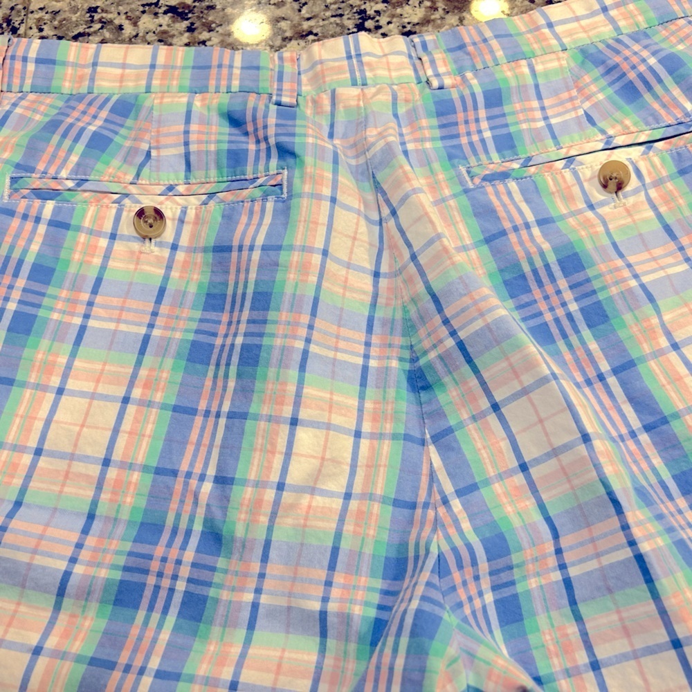 Men’s Vineyard Vines Breaker Shorts. Size 33 Waist. blue/pink plaid - Picture 7 of 7